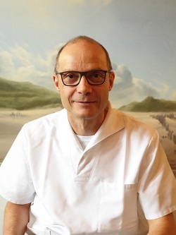 Zahnarzt Dr. Michael Friton - Implantologie und Parodontologie in Heiningen